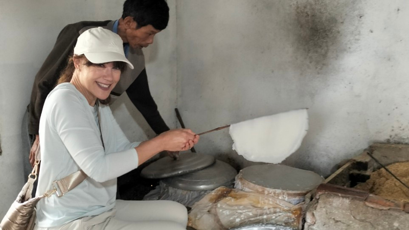 Trải nghiệm tráng mỳ Quảng và làm bánh đập (4)